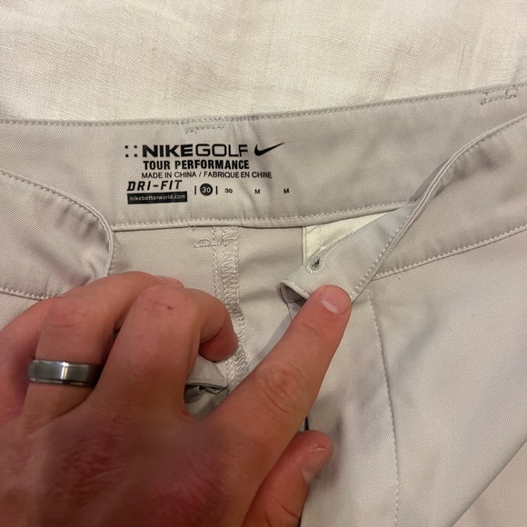 Lot of 4 men’s Nike golf shorts black, gray, blue, khaki size 30 - Picture 8 of 9